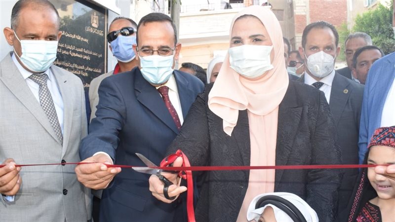 وزيرة التضامن تفتتح