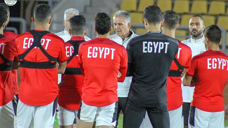 كارلوس كيروش مع لاعبي