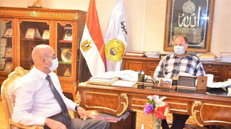 اجتماع محافظ أسيوط