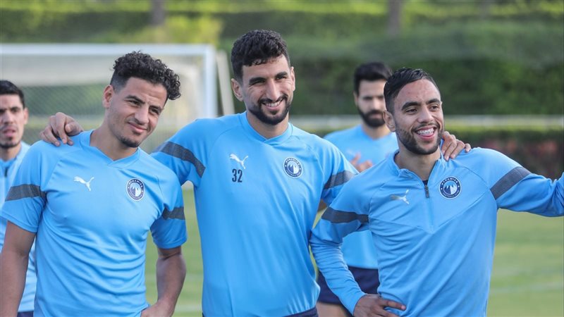 بيراميدز، فيتو