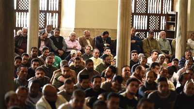 الإفتاء توضح حكم صلاة الجمعة في مكان يفرض رسوما للدخول فيه