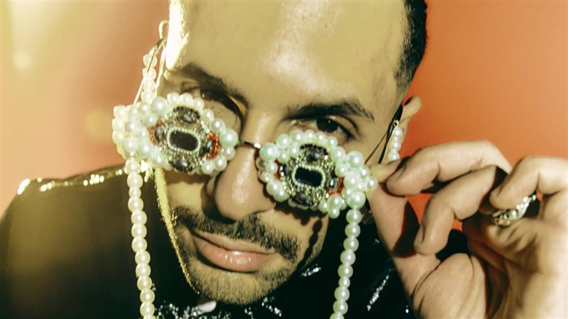 حسن أبو الروس، فيتو