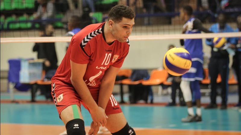محمد عادل لاعب النادي