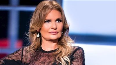 يسرا توجه الشكر لمن واساها في وفاة والدة زوجها