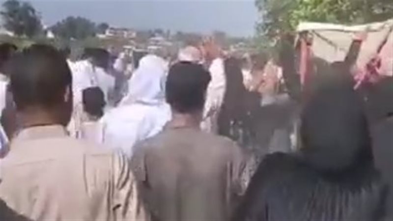 المئات يشيعون ضحايا