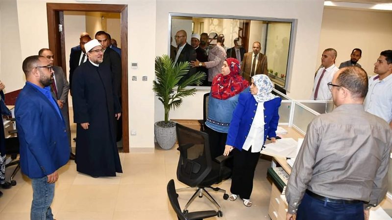 وزير الأوقاف يتفقد