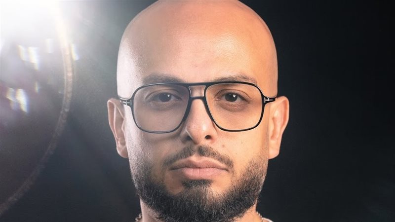الكاتب أحمد مراد،