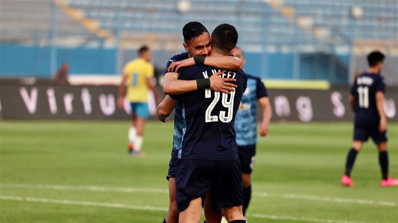 بيراميدز، فيتو