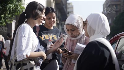 فرحة بين طلاب الثانوية العامة بالإسكندرية لسهولة امتحان اللغة الإنجليزية (بث مباشر) 