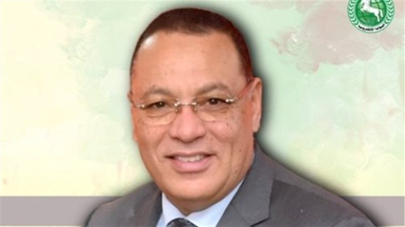 محافظ الشرقية يهنئ
