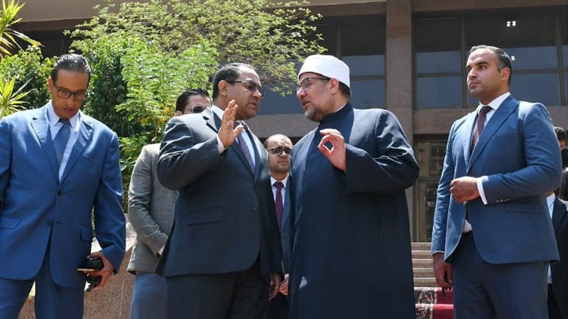وزير الأوقاف ورئيس