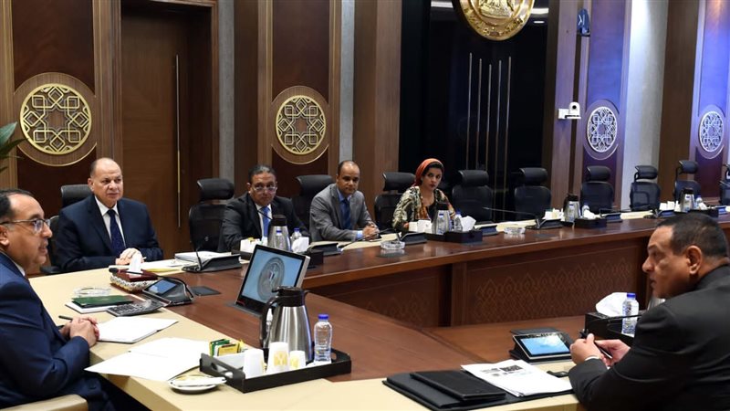 رئيس الوزراء يتابع