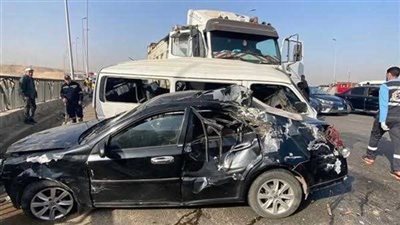 انتداب مهندس فنى لفحص موقع حادث تصادم سيارتين وإصابة 15 شخصا بالعياط