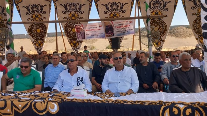 انشاء ملعب بقرية