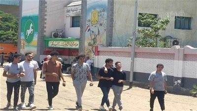تباين آراء طلاب الثانوية العامة حول امتحان التفاضل والتكامل بالبحيرة (بث مباشر) 
