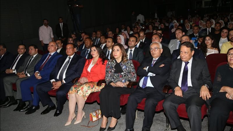 وزيرة الثقافة تشهد