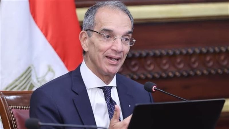عمرو طلعت وزير الاتصالات،