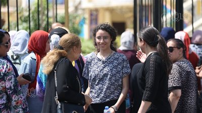 راحت عليها نومة، رئيس لجنة يحضر طالبة من منزلها لأداء امتحان الجيولوجيا