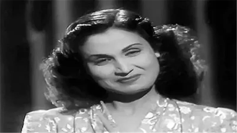 المطربة نور الهدى،