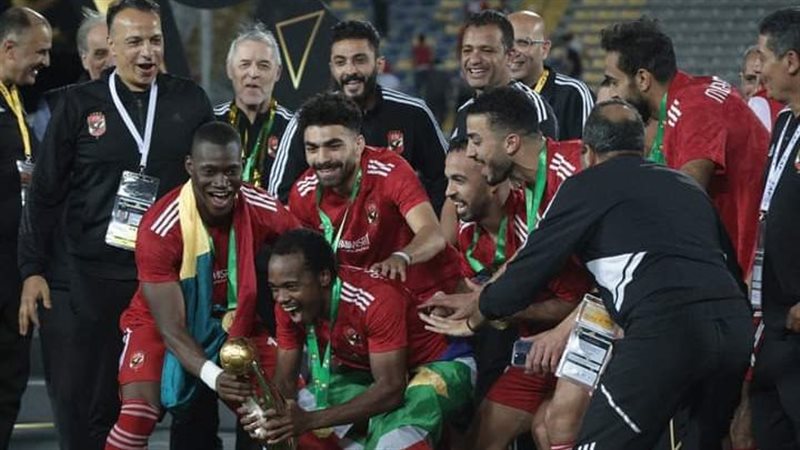 الأهلي بطل دوري أبطال