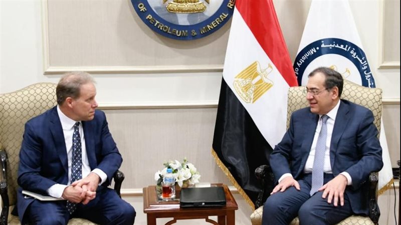الملا خلال اللقاء،