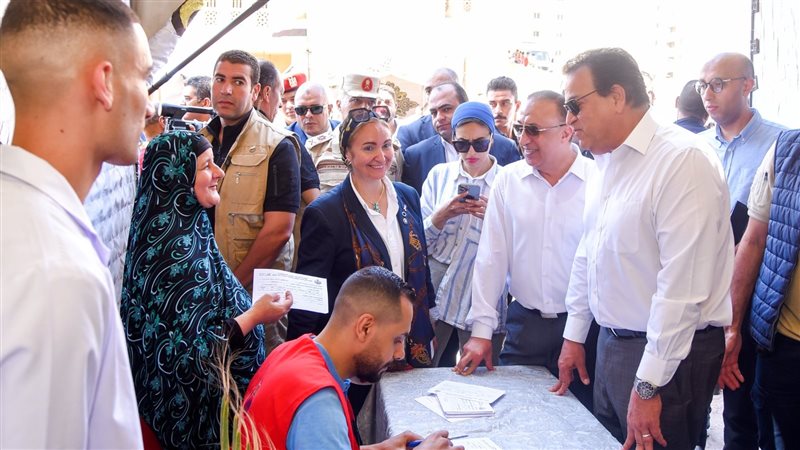 وزير الصحة ومحافظ