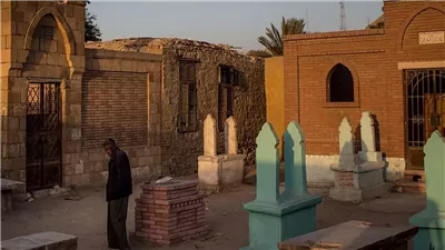 حكم زيارة المقابر يوم الجمعة؟ الإفتاء تجيب