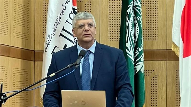 الدكتور عمرو عدلى