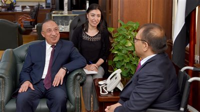 محافظ الإسكندرية يلتقي بسفير نيبال لبحث التعاون المشترك بين الجانبين