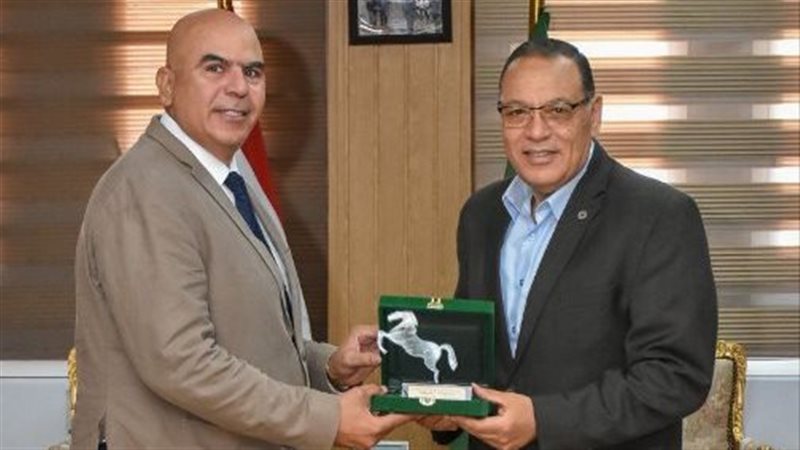 محافظ الشرقيةيكرم