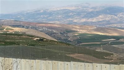 قناة عبرية تزعم قيام جيش الاحتلال بصد عمليات من غزة ولبنان