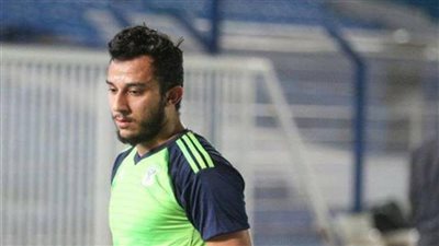 مدافع المصري يطير إلى النمسا خلال ساعات لإجراء عملية الرباط الصليبي