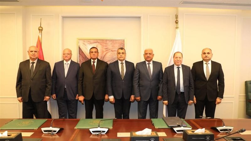 توقيع عقد الاتفاق،