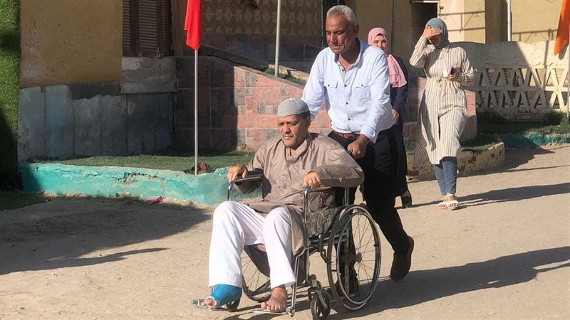 القافلة الطبية بالعريش