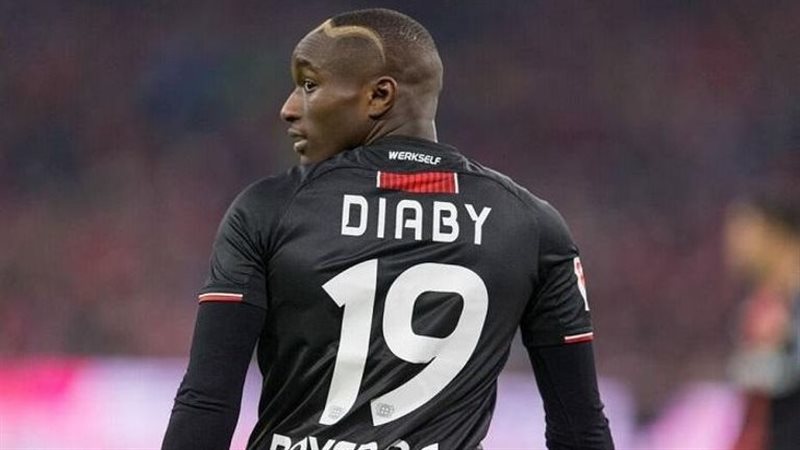موسى ديابي لاعب باير
