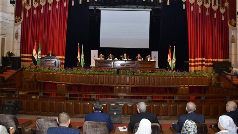 قيادات جامعة القاهرة،