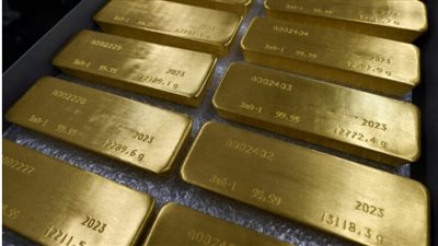 ارتفاع أسعار الذهب بعد هبوط الدولار وترقب بيانات مبيعات التجزئة الأمريكية