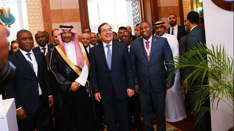 وزير البترول خلال