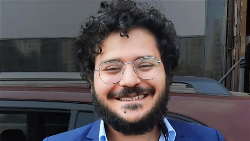 الناشط باتريك زكي،