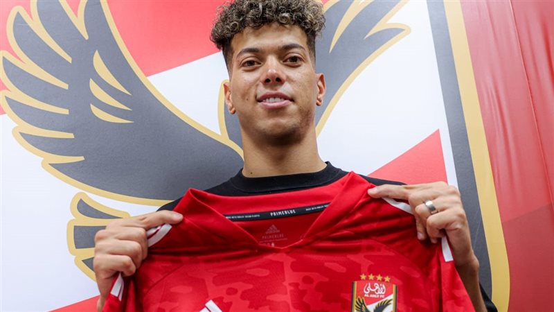 إمام عاشور لاعب الأهلي