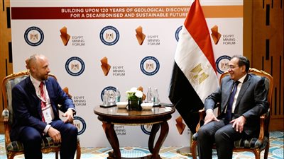 الملا يلتقي رئيس أتون ريسورسز الكندية لبحث عمل الشركة في مصر