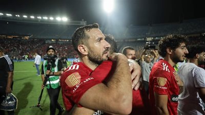علي معلول: لاعبو الأهلي دائما على قلب رجل واحد.. وأهدي البطولات للجماهير