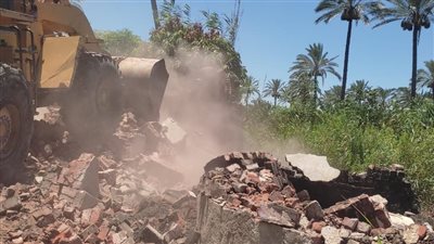 إزالة 15 حالة تعد بإجمالى مساحة 1339 م2 بالبحيرة (صور)