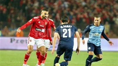 قبل لقاء اليوم، 95 بطاقة ملونة حصيلة لاعبي الأهلي وبيراميدز في مشوار الدوري 