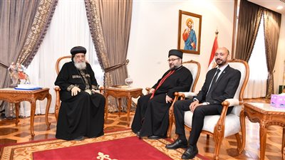 البابا تواضروس يستقبل رئيس الطائفة الكلدانية في مصر