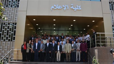 رئيس جامعة عين شمس يشهد الافتتاح الرسمي لكلية الإعلام 