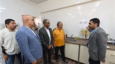 وزير الإسكان يتفقد محطة معالجة الصرف الصحي والصناعي بالنوبارية الجديدة