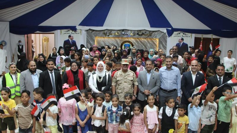 معرض للملابس والمواد