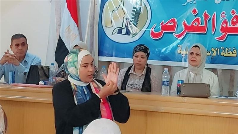 جانب من الندوات،