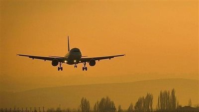 طائرة تركية تهبط اضطراريا في الجزائر بعد ما فعله راكب داخل الحمام